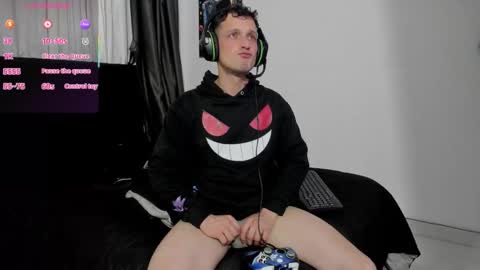 Snapshot of ryan15_ chatting on 11.05.25 Ryan 15 online show from 11.05.25