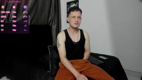 Snapshot of ryan15_ chatting on 12.01.25 Ryan 15 online show from 12.01.25