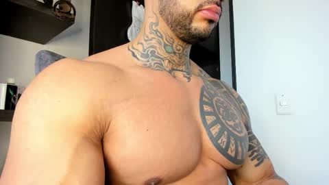 Snapshot of ryanjhonston chatting on 12.05.25 Ryan online show from 12.05.25