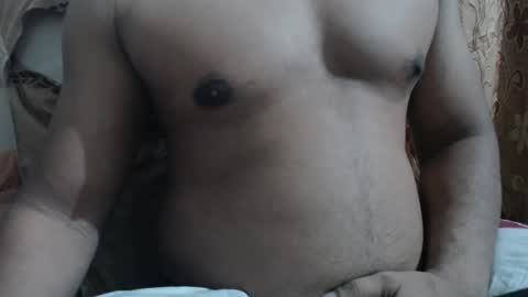 Snapshot of ryans31 chatting on 01.07.25 Sexy Boy Toy online show from 01.07.25