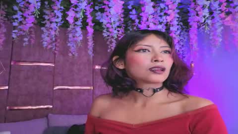 Snapshot of rynka__ chatting on 12.14.25 rynka online show from 12.14.25