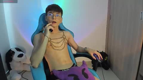 Snapshot of ryo_bleu chatting on 12.15.25 RYO BLEU online show from 12.15.25