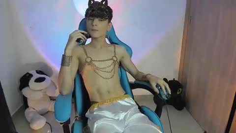 Snapshot of ryo_bleu chatting on 12.20.25 RYO BLEU online show from 12.20.25