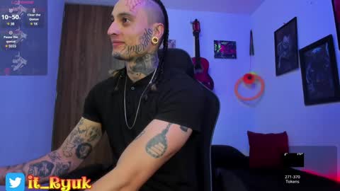 Snapshot of ryuk_it chatting on 02.08.25 leopmonk help me reach 100 thumbs up online show from 02.08.25