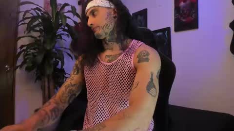 Snapshot of ryuk_it chatting on 09.20.25 leopmonk help me reach 100 thumbs up online show from 09.20.25