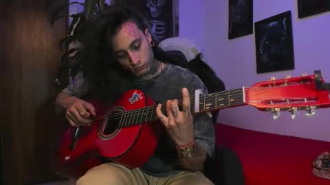 Snapshot of ryuk_it chatting on 10.10.25 leopmonk help me reach 100 thumbs up online show from 10.10.25