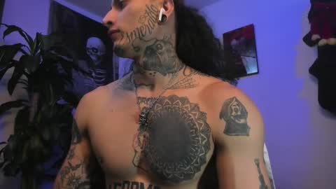 Snapshot of ryuk_it chatting on 10.18.25 leopmonk help me reach 100 thumbs up online show from 10.18.25