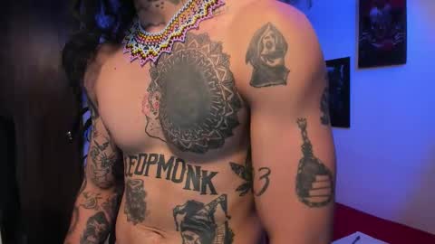 Snapshot of ryuk_it chatting on 11.07.25 leopmonk help me reach 100 thumbs up online show from 11.07.25