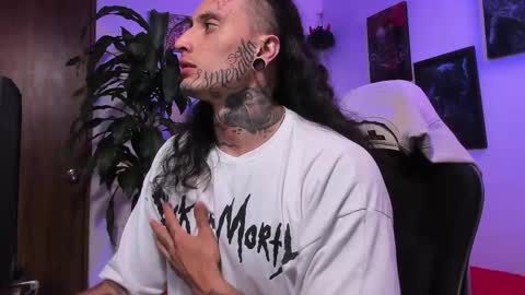 Snapshot of ryuk_it chatting on 12.02.25 leopmonk help me reach 100 thumbs up online show from 12.02.25