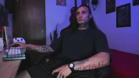 Snapshot of ryuk_it chatting on 01.17.26 leopmonk help me reach 100 thumbs up online show from 01.17.26