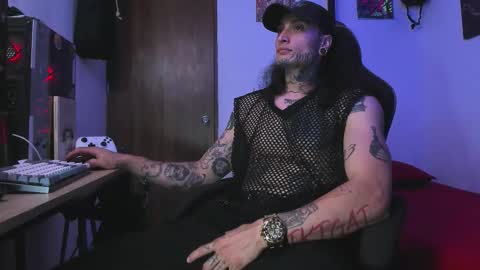 Snapshot of ryuk_it chatting on 01.19.26 leopmonk help me reach 100 thumbs up online show from 01.19.26