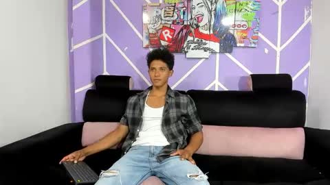 s_d_b_hot online show from 04.28.26