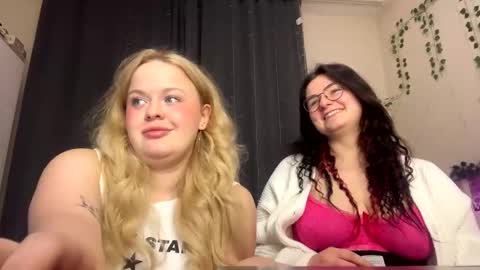 Snapshot of s_katekisa_ss chatting on 03.18.26 Kate online show from 03.18.26