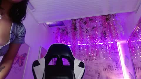 1 online show from 04.23.26