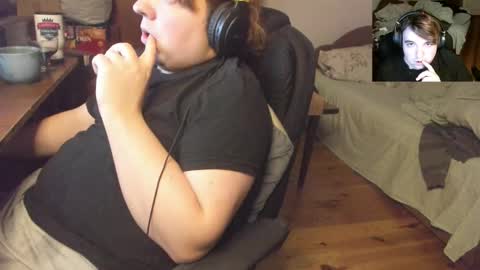 Snapshot of saboda chatting on 12.15.25 1141323 my Lord Mister Max moms treasure online show from 12.15.25