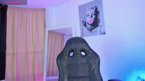 Snapshot of sabrina_lopez1 chatting on 10.31.25 sabrina_lopez1 online show from 10.31.25