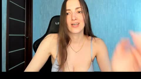 Snapshot of sabrina_mur chatting on 05.17.26 sabrina_mur online show from 05.17.26