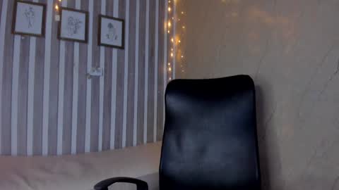 mariana  online show from 02.06.25