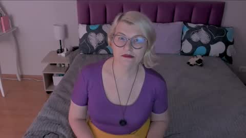 Sabrina MacMarren online show from 02.24.25