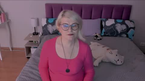 Sabrina MacMarren online show from 02.25.25