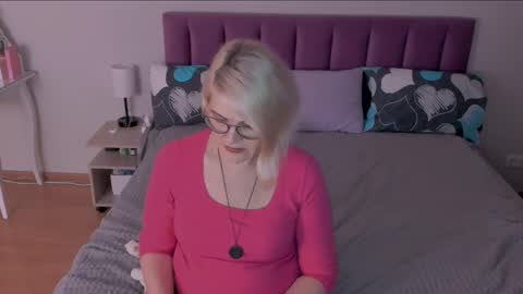 Sabrina MacMarren online show from 02.25.25