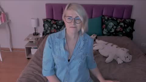 Sabrina MacMarren online show from 02.27.25