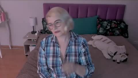 Sabrina MacMarren online show from 03.03.25