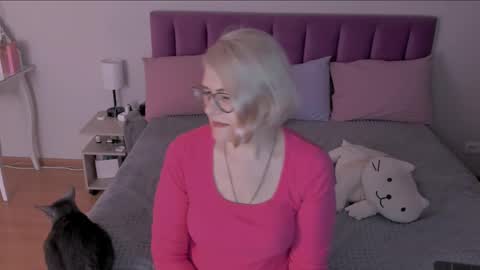 Sabrina MacMarren online show from 03.09.25