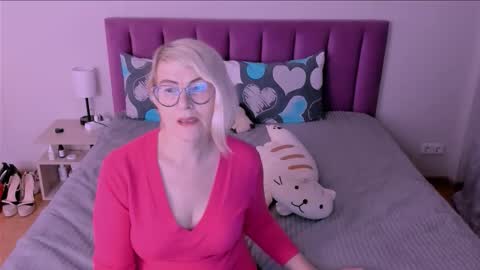 Sabrina MacMarren online show from 09.09.25