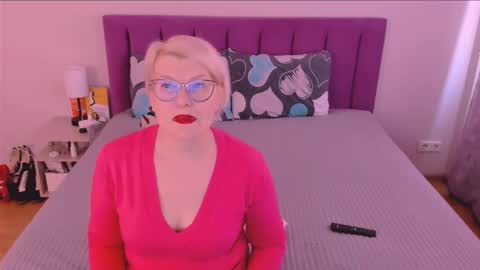 Sabrina MacMarren online show from 10.08.25