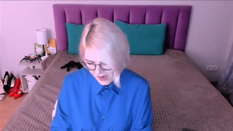 Sabrina MacMarren online show from 10.30.25