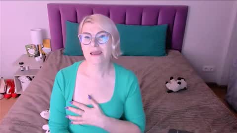 Sabrina MacMarren online show from 11.11.25