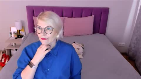 Sabrina MacMarren online show from 11.21.25