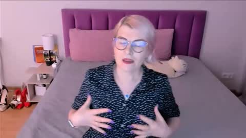 Sabrina MacMarren online show from 11.30.25