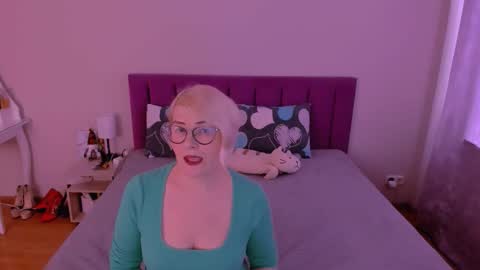 Sabrina MacMarren online show from 02.02.26