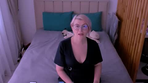 Sabrina MacMarren online show from 03.02.26