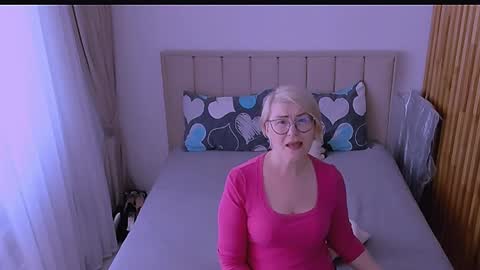 Sabrina MacMarren online show from 04.19.26