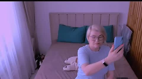 Sabrina MacMarren online show from 04.27.26