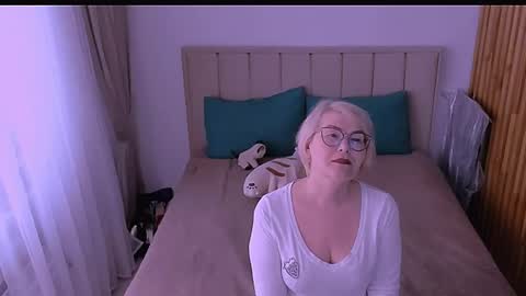 Sabrina MacMarren online show from 04.28.26