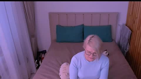 Sabrina MacMarren online show from 04.29.26