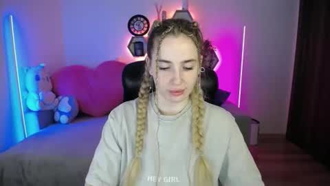 Sabrina Violet online show from 05.18.26