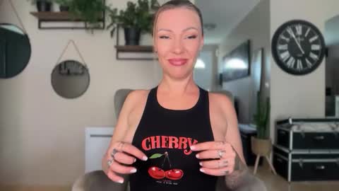 sacha__xx online show from 04.30.26