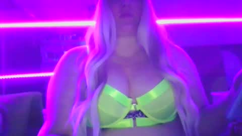 Snapshot of saddybaddie chatting on 01.05.25 saddybaddie online show from 01.05.25