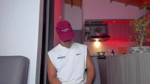 Snapshot of sag_1998 chatting on 12.16.24 Sag online show from 12.16.24