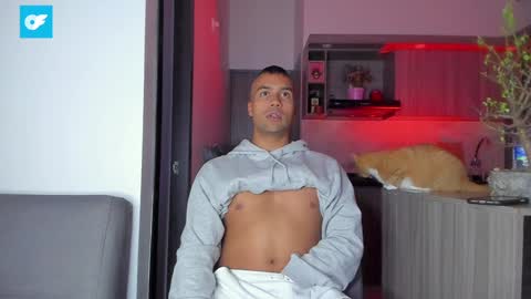 Snapshot of sag_1998 chatting on 01.05.25 Sag online show from 01.05.25