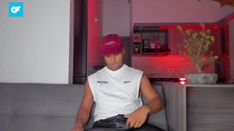 Snapshot of sag_1998 chatting on 02.07.25 Sag online show from 02.07.25