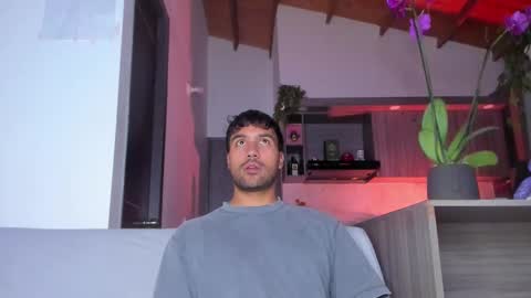 Snapshot of sag_1998 chatting on 12.20.25 Sag online show from 12.20.25