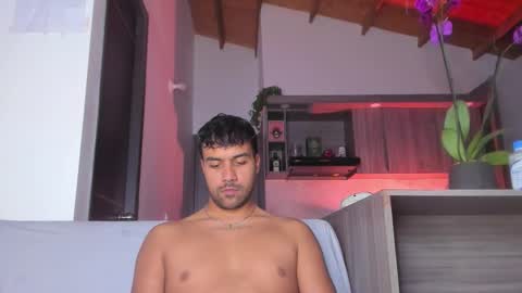 Snapshot of sag_1998 chatting on 12.21.25 Sag online show from 12.21.25