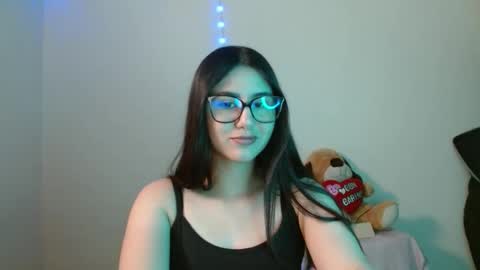 Snapshot of sahaliefox_ chatting on 09.27.25 Sahaliefox online show from 09.27.25