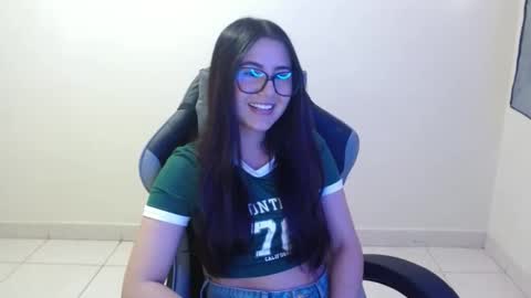 Snapshot of sahaliefox_ chatting on 10.12.25 Sahaliefox online show from 10.12.25